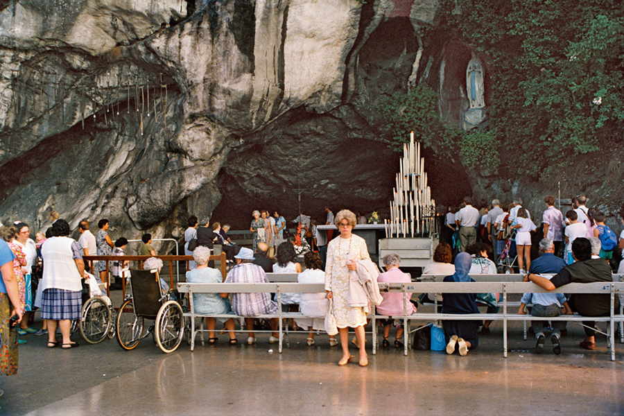 Ria Pacquée, Madame going on Pilgrimage to Lourdes, 1989. Performance, Lourdes.
