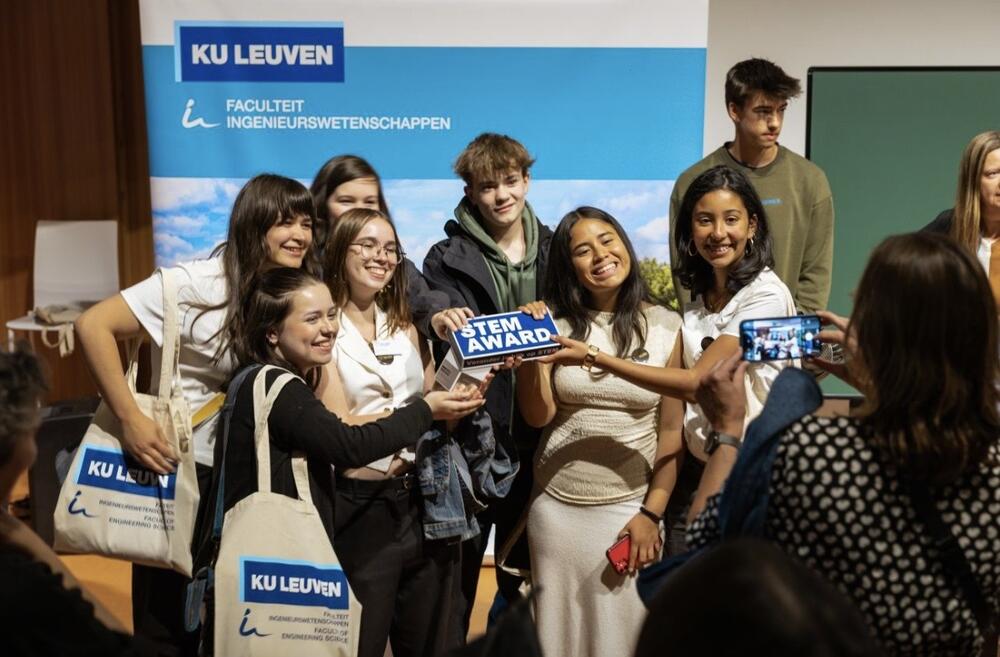 Afbeelding 2 - Enthousiaste deelnemers tijdens de finale van de STEM-Award. (Foto: Willem Bormans)